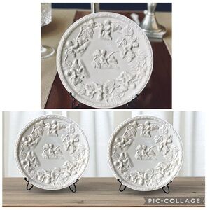 2 Embossed Cherubim & Grapevines Glossy  8.25" Pottery Plate MADE IN ITALY - EUC